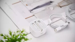APPLE IPHONE 20W FAST CHARGER photo 2